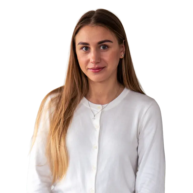 Professional team headshot of Alina Birch